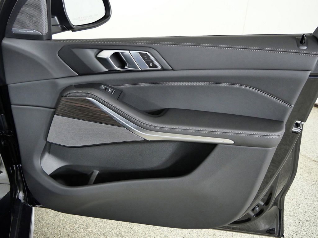 Thumbnail: 2026 BMW X5 - 28