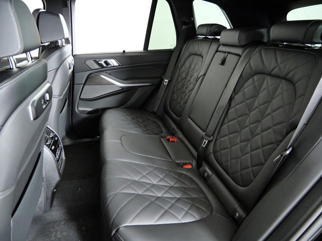 Thumbnail: 2026 BMW X5 - 38