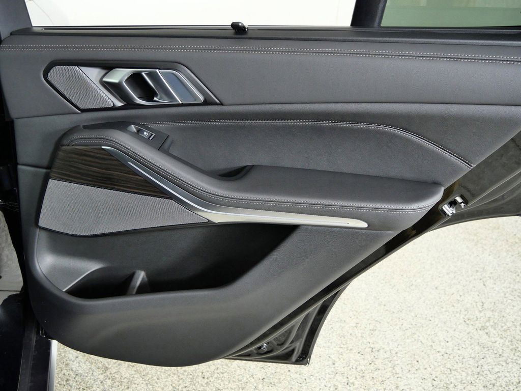Thumbnail: 2026 BMW X5 - 32