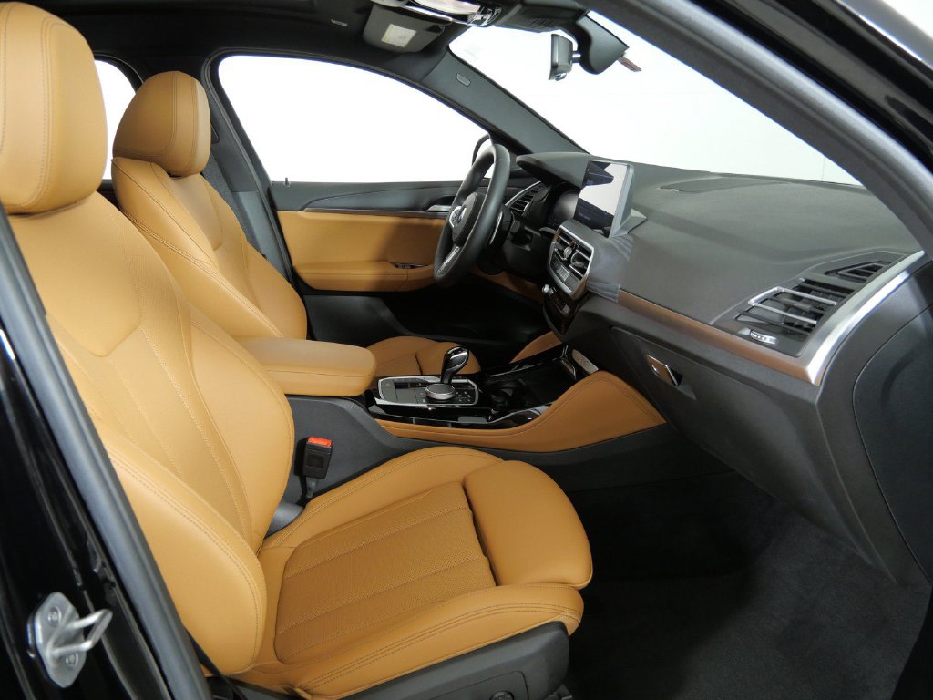 Thumbnail: 2024 BMW X4 - 9