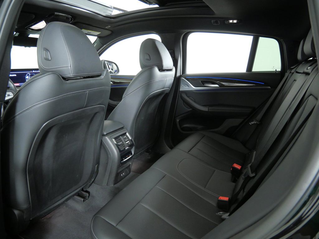 Thumbnail: 2025 BMW X4 - 35