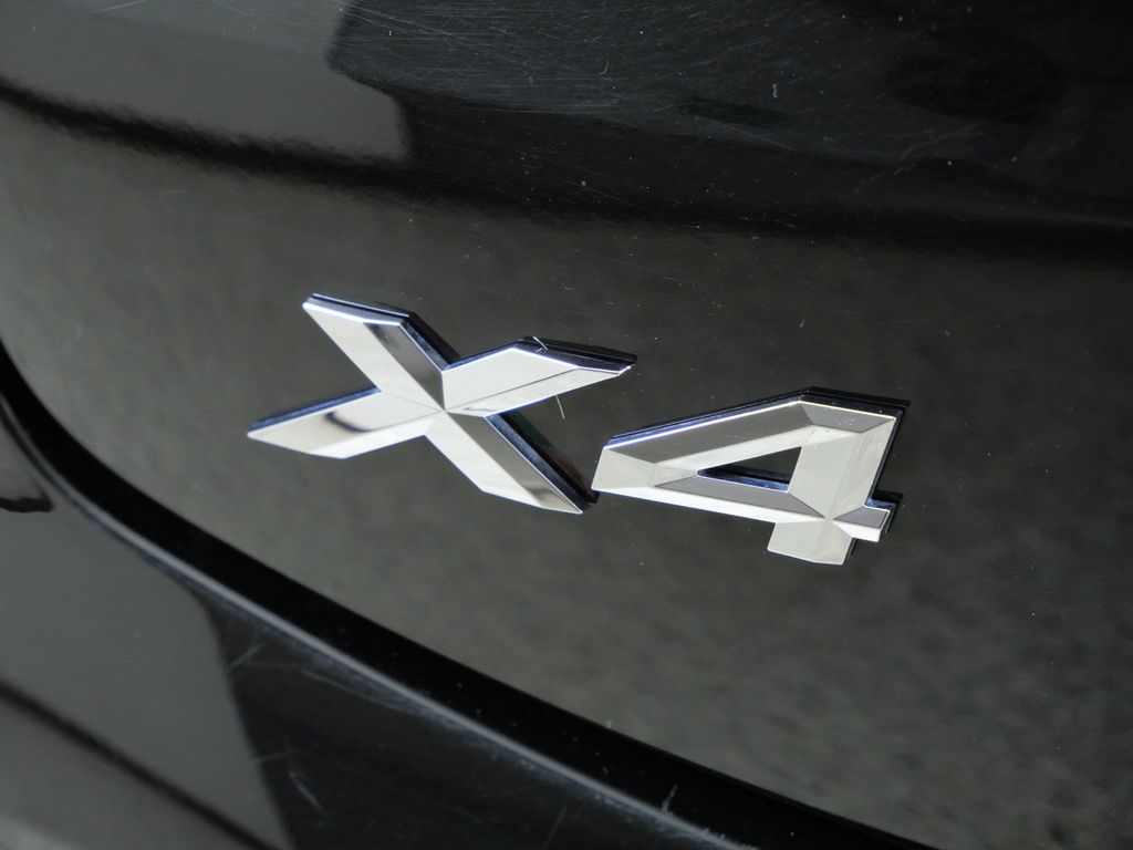 Thumbnail: 2025 BMW X4 - 23