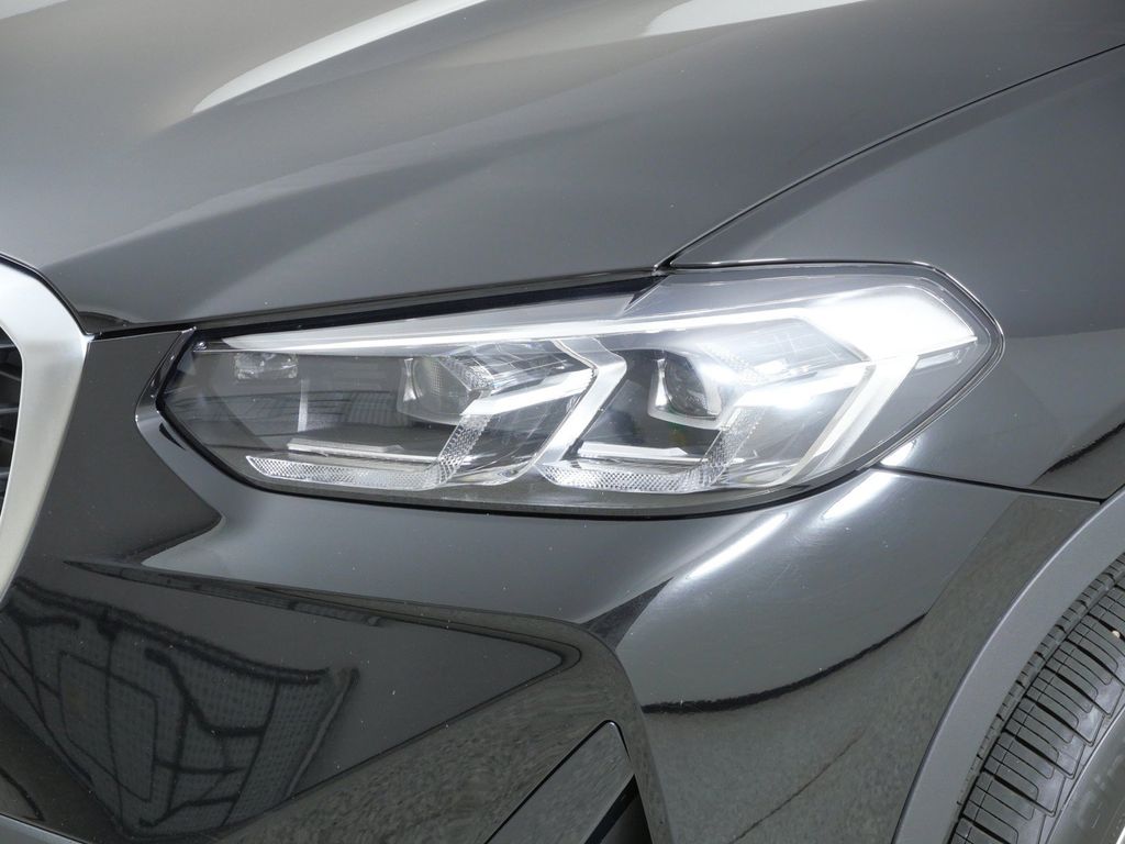 Thumbnail: 2025 BMW X4 - 17