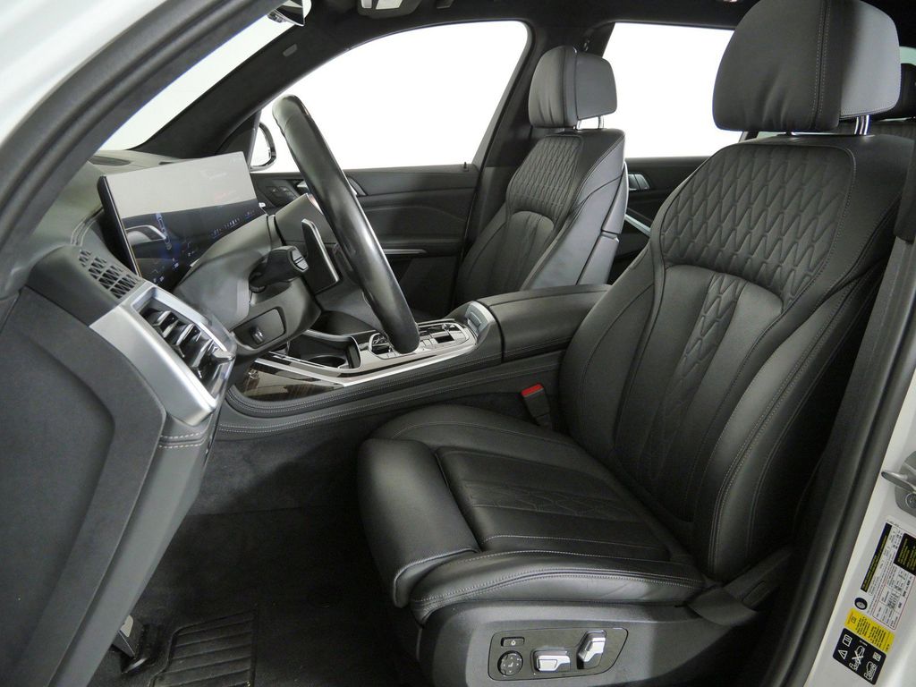 Thumbnail: 2024 BMW X7 - 43