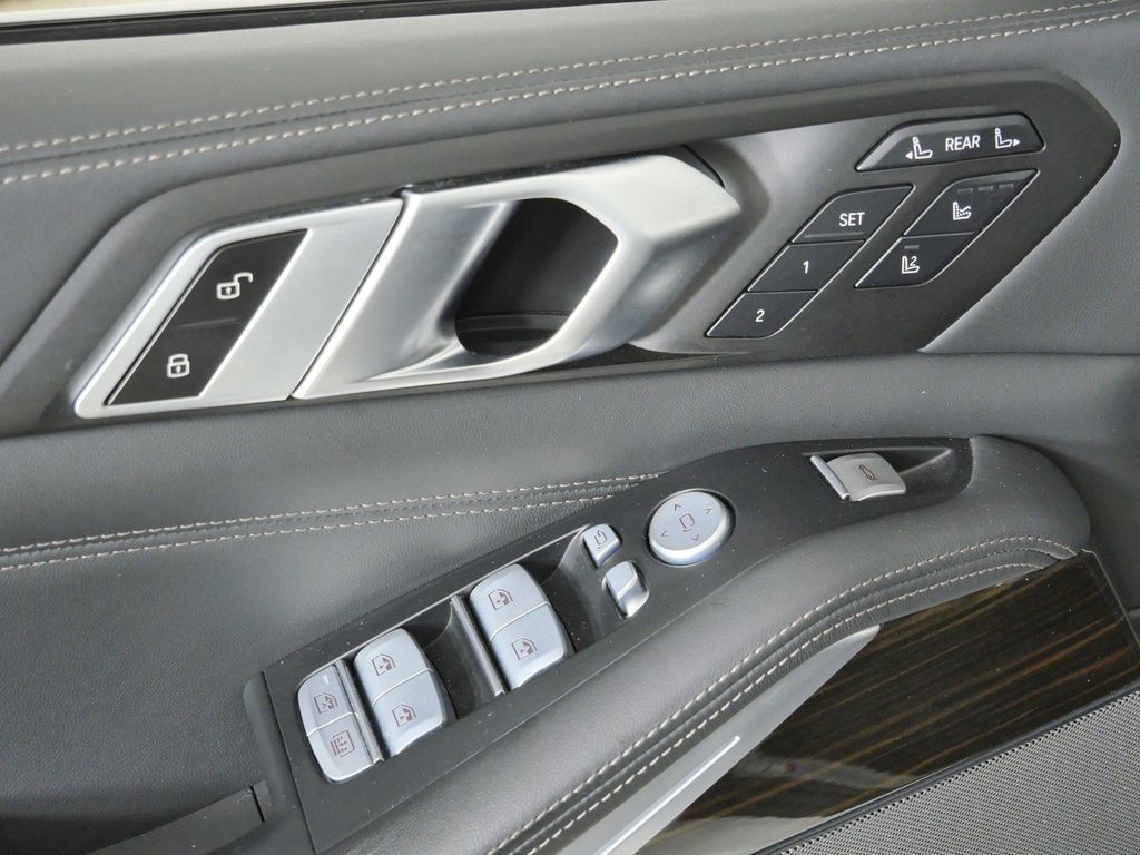 Thumbnail: 2024 BMW X7 - 44
