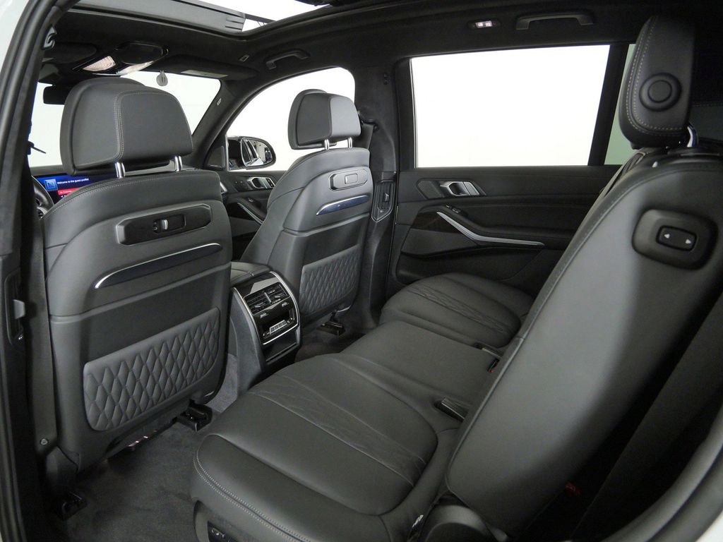 Thumbnail: 2024 BMW X7 - 39