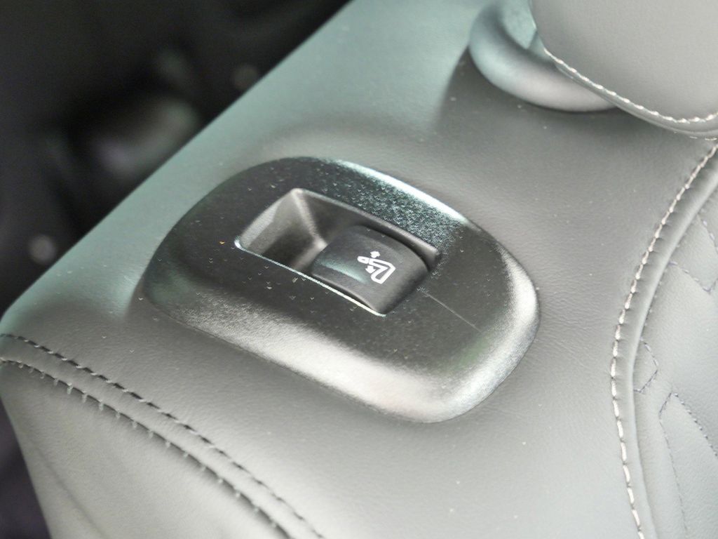 Thumbnail: 2024 BMW X7 - 16