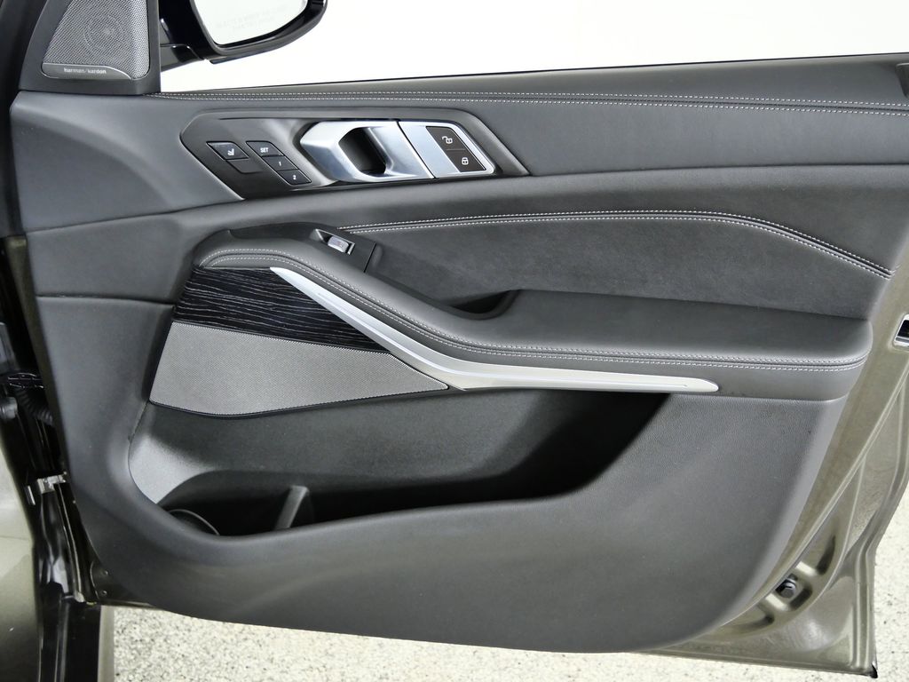 Thumbnail: 2024 BMW X7 - 26