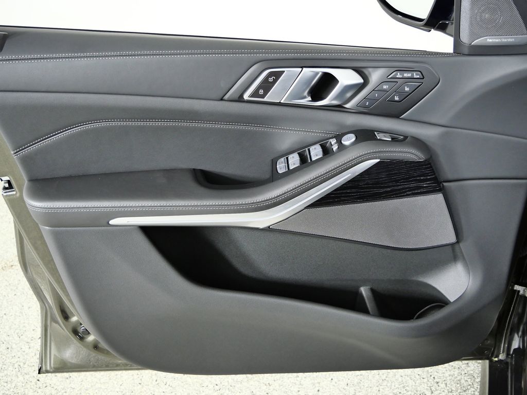 Thumbnail: 2024 BMW X7 - 37