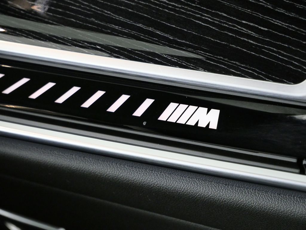 Thumbnail: 2024 BMW X7 - 29