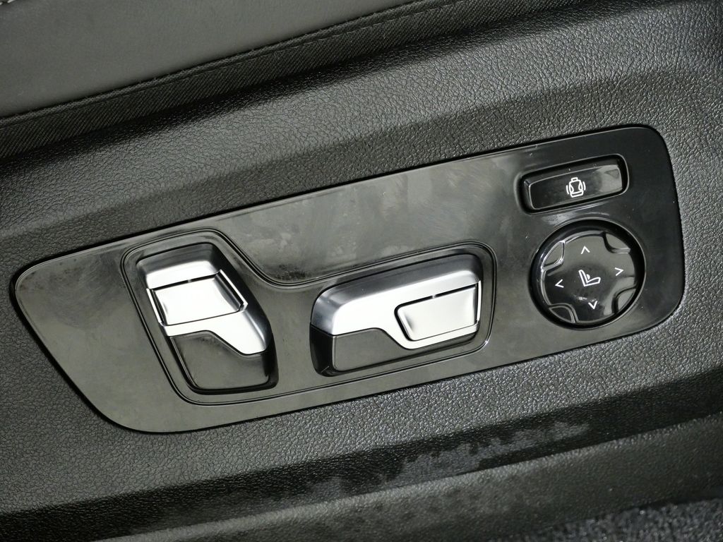 Thumbnail: 2024 BMW X7 - 27