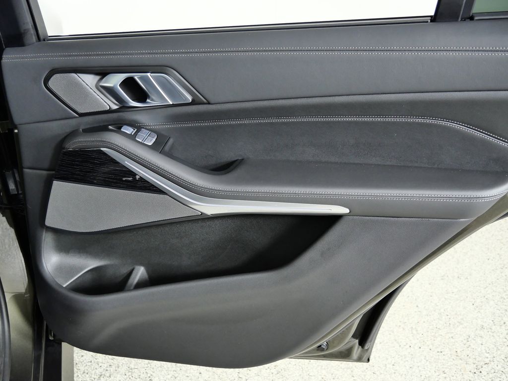 Thumbnail: 2024 BMW X7 - 30