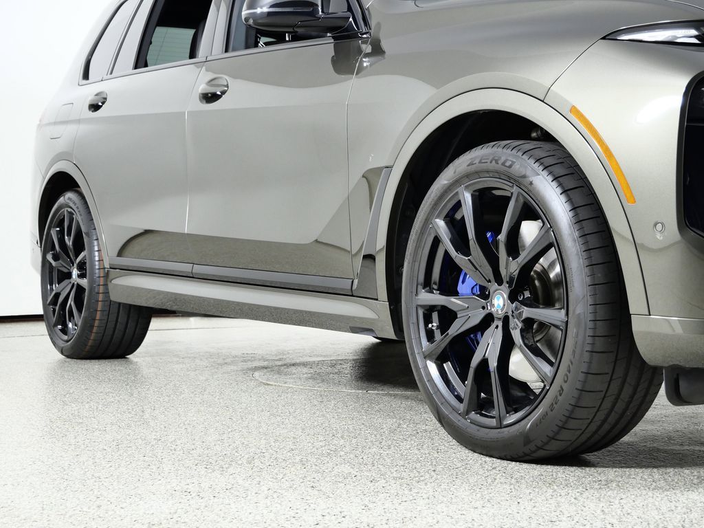 Thumbnail: 2024 BMW X7 - 8