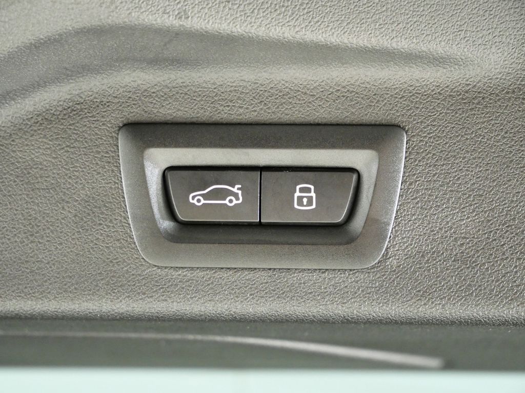 Thumbnail: 2024 BMW X7 - 33