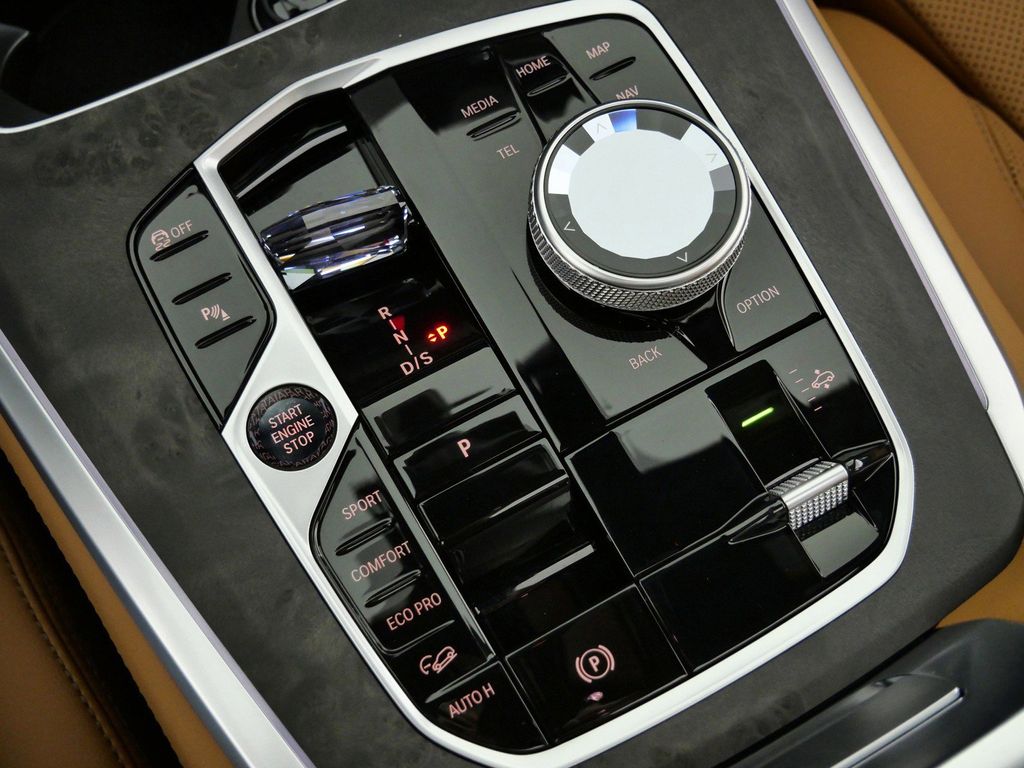 Thumbnail: 2026 BMW X5 - 13