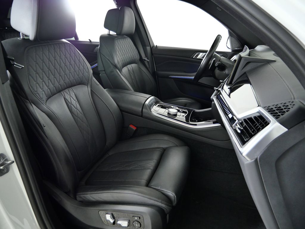 Thumbnail: 2024 BMW X5 - 10