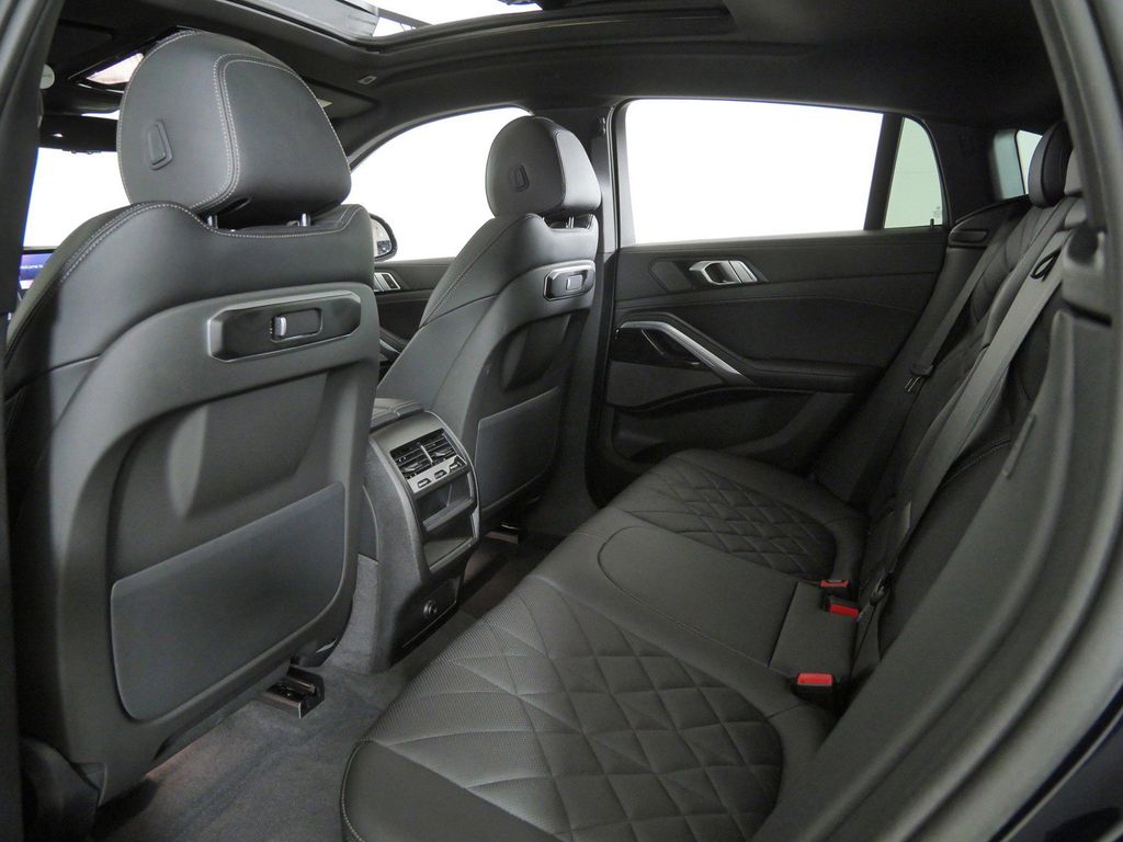 Thumbnail: 2025 BMW X6 - 35