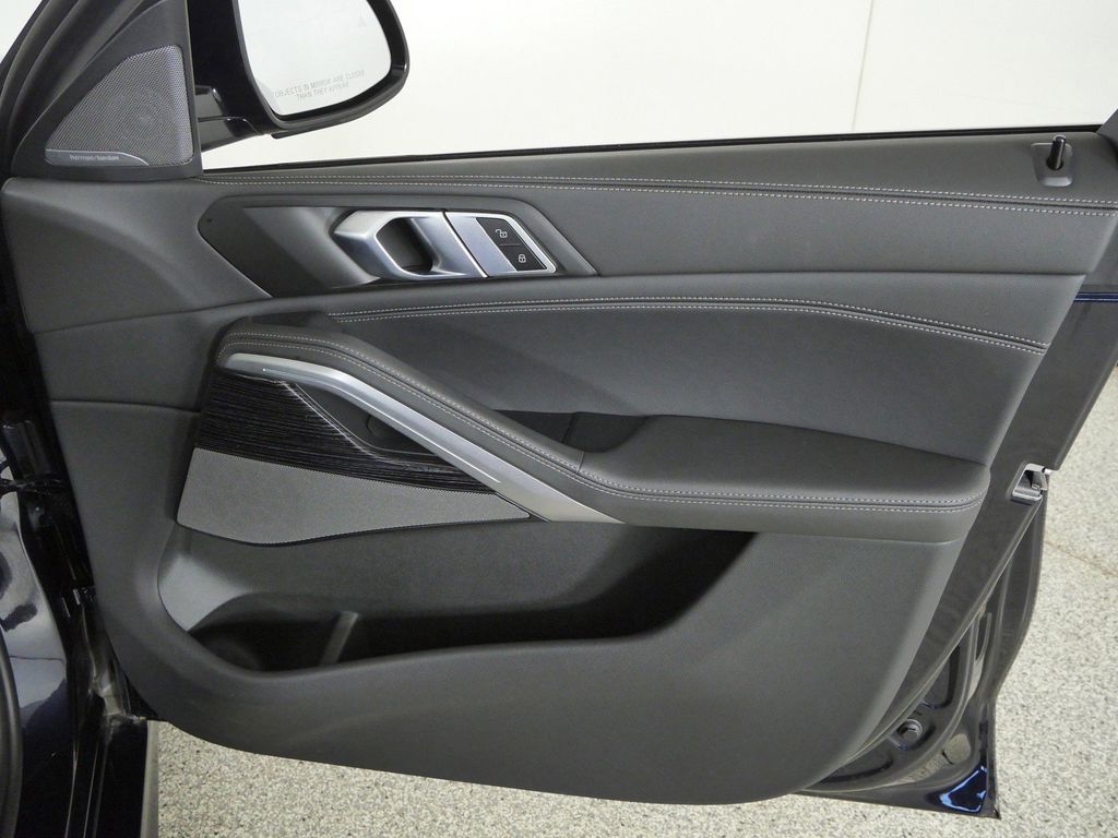 Thumbnail: 2025 BMW X6 - 27