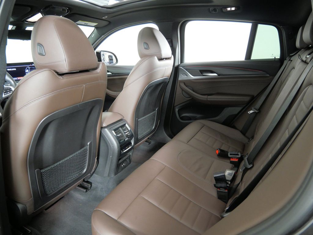 Thumbnail: 2022 BMW X4 - 35