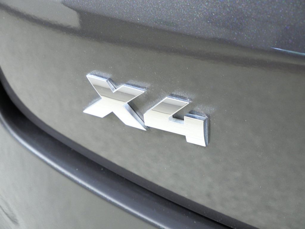 Thumbnail: 2022 BMW X4 - 25