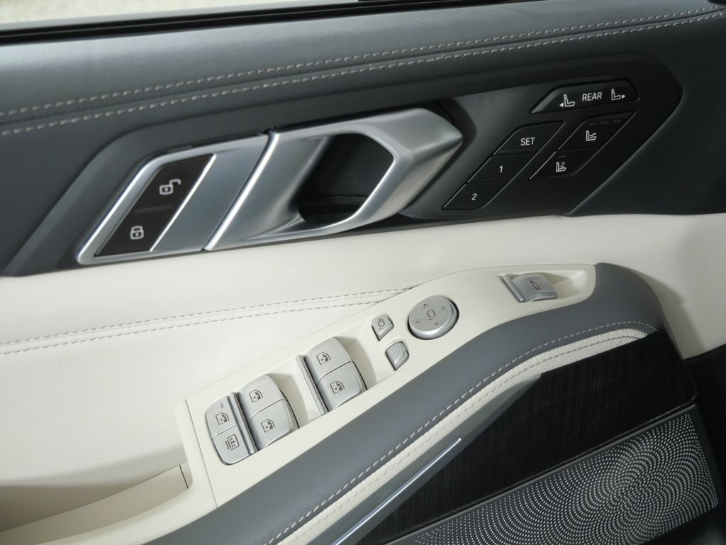 Thumbnail: 2024 BMW X7 - 45