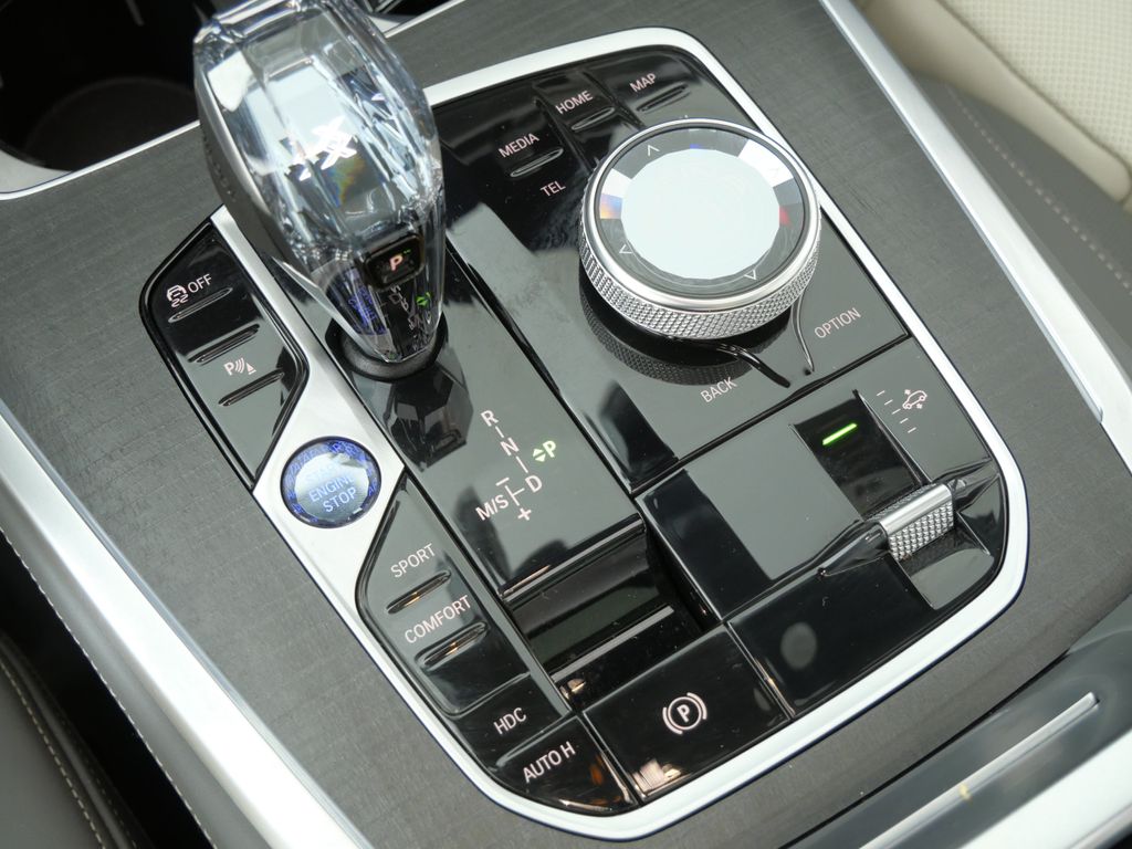 Thumbnail: 2024 BMW X7 - 14