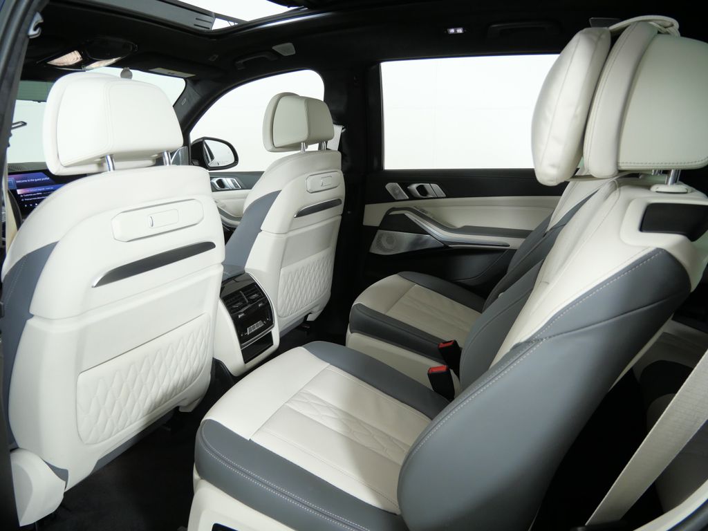 Thumbnail: 2024 BMW X7 - 41