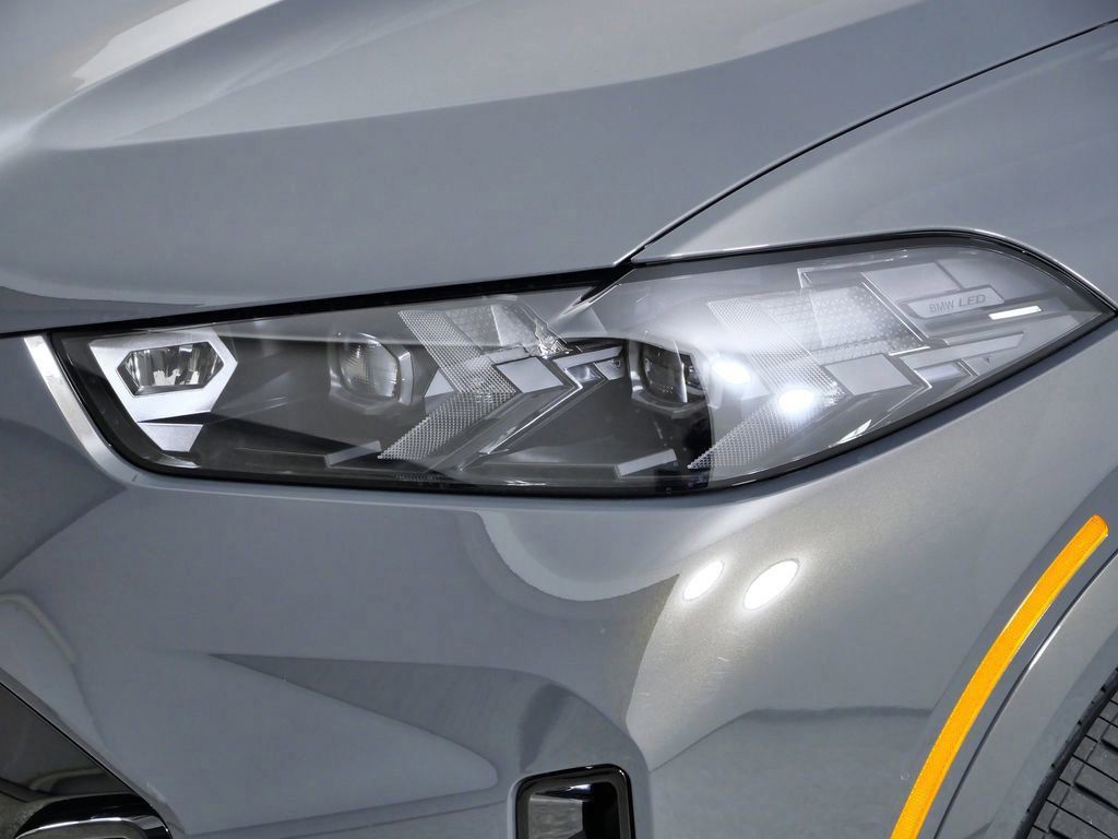 Thumbnail: 2026 BMW X5 - 15