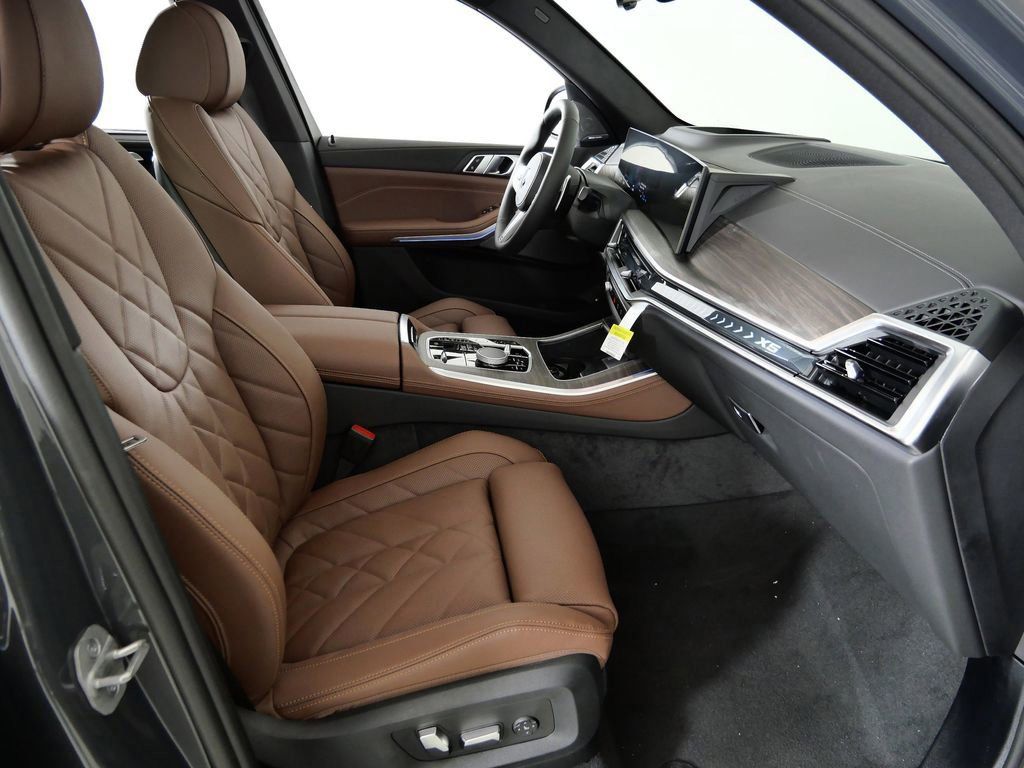 Thumbnail: 2026 BMW X5 - 9