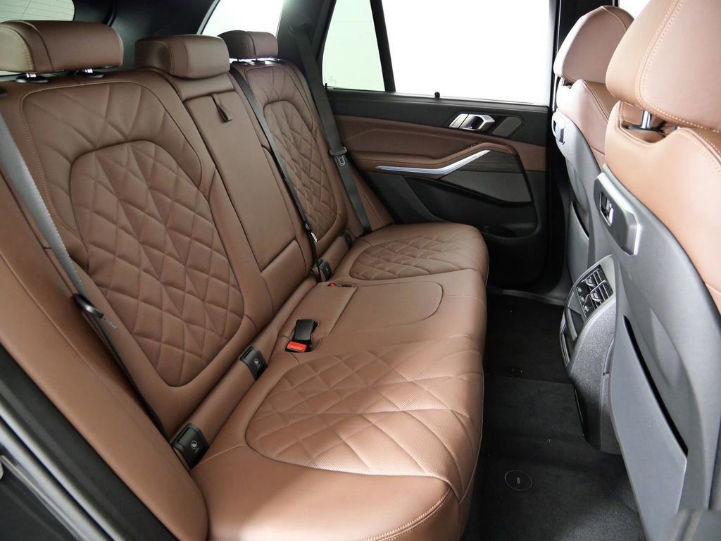 Thumbnail: 2026 BMW X5 - 32