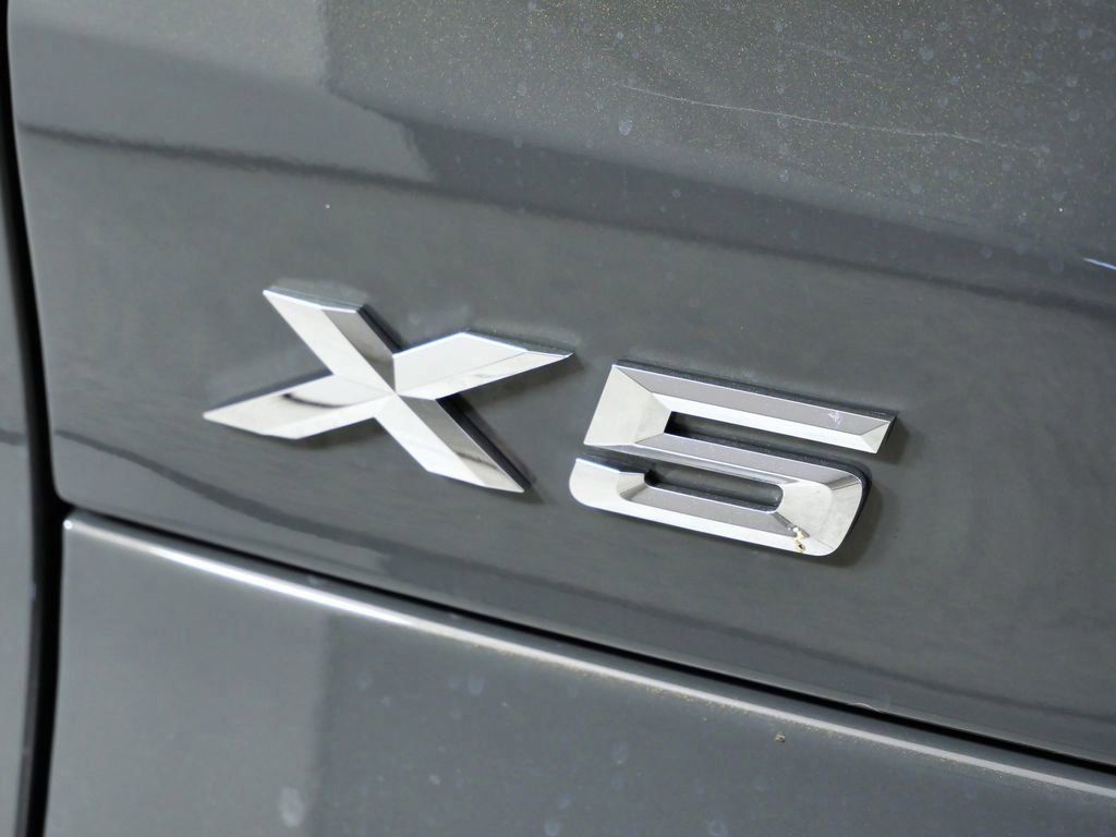 Thumbnail: 2026 BMW X5 - 21