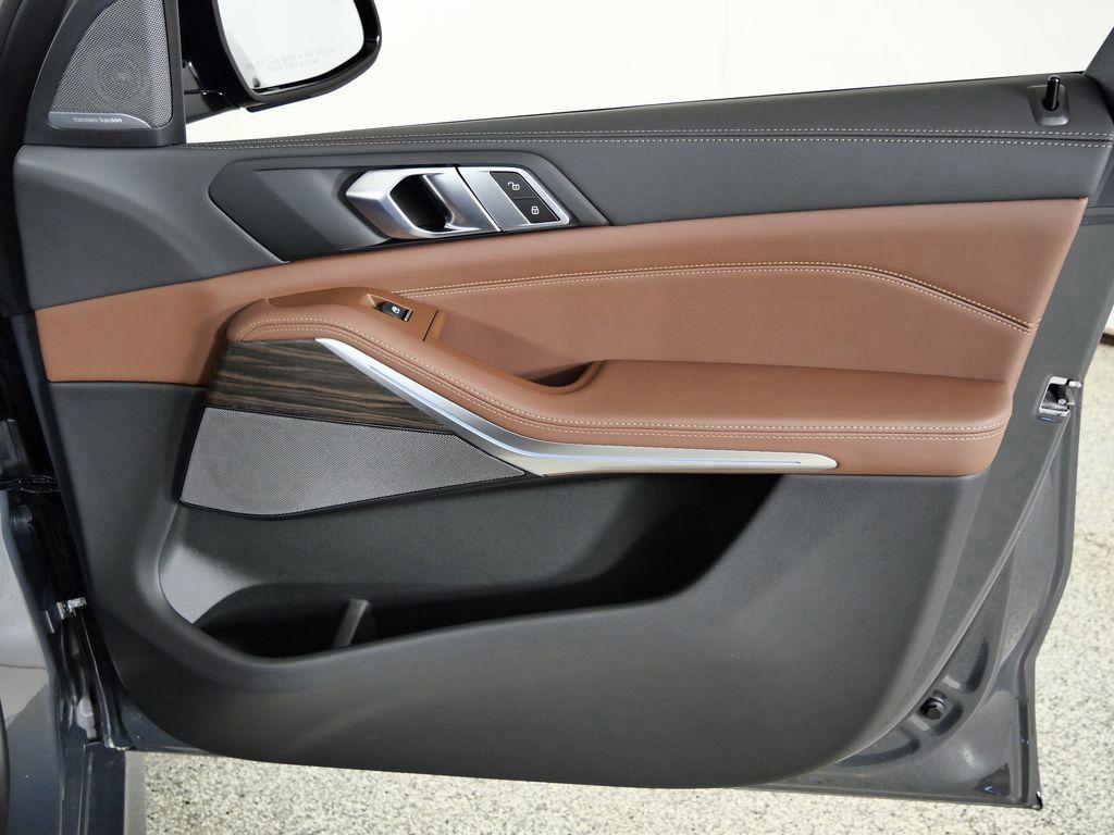 Thumbnail: 2026 BMW X5 - 27