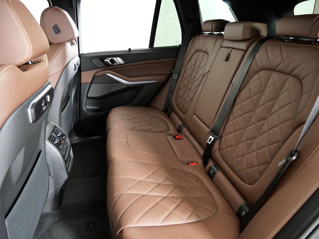 Thumbnail: 2026 BMW X5 - 36