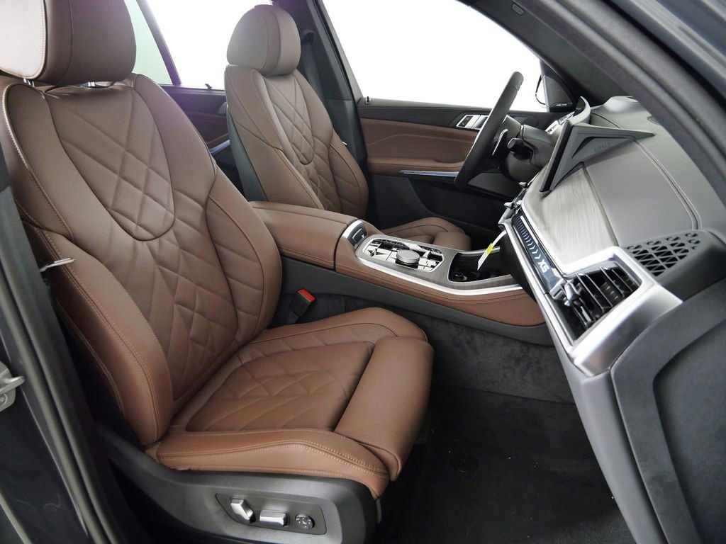Thumbnail: 2026 BMW X5 - 10