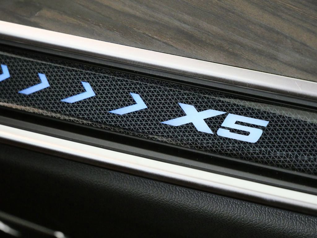 Thumbnail: 2026 BMW X5 - 30