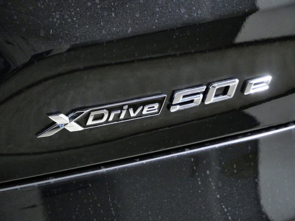 Thumbnail: 2026 BMW X5 - 21