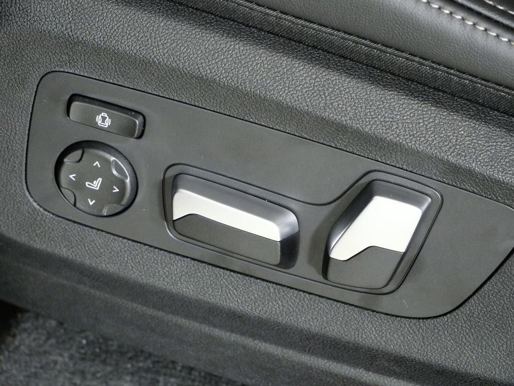 Thumbnail: 2026 BMW X5 - 41