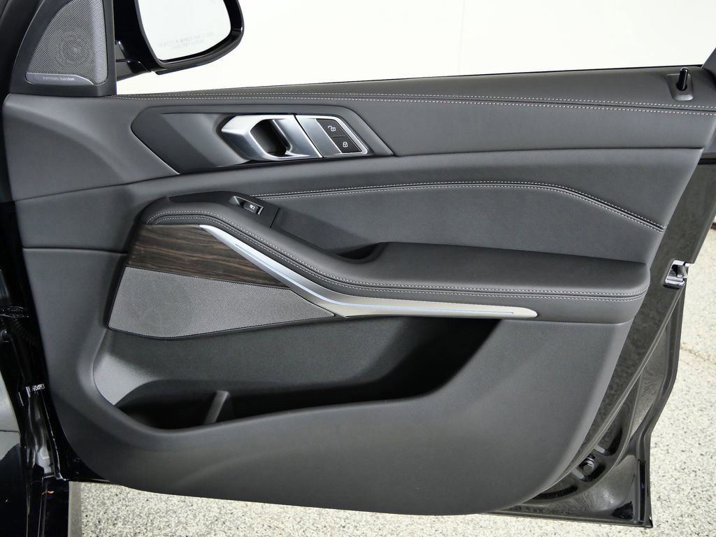 Thumbnail: 2026 BMW X5 - 26