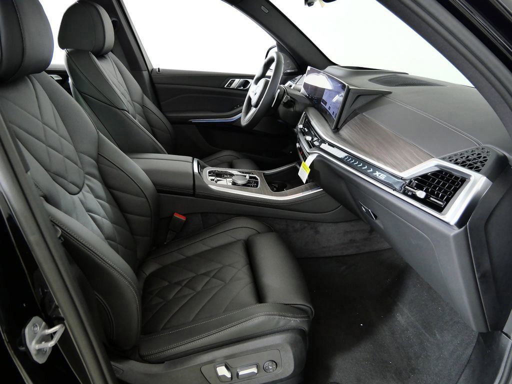 Thumbnail: 2026 BMW X5 - 10