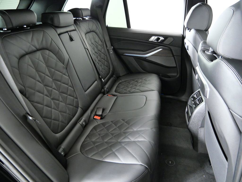 Thumbnail: 2026 BMW X5 - 31