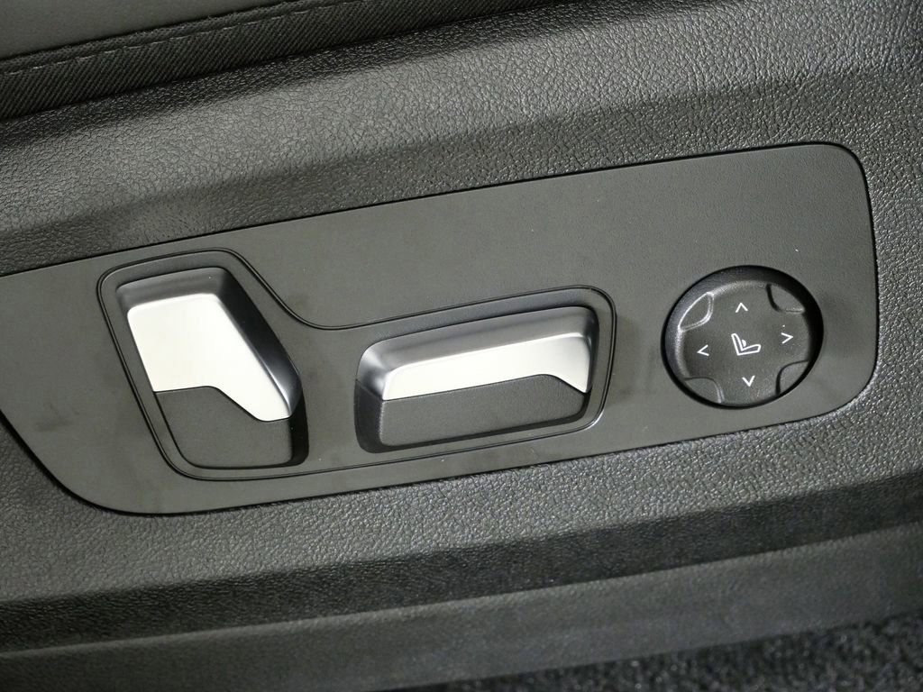 Thumbnail: 2026 BMW X5 - 27