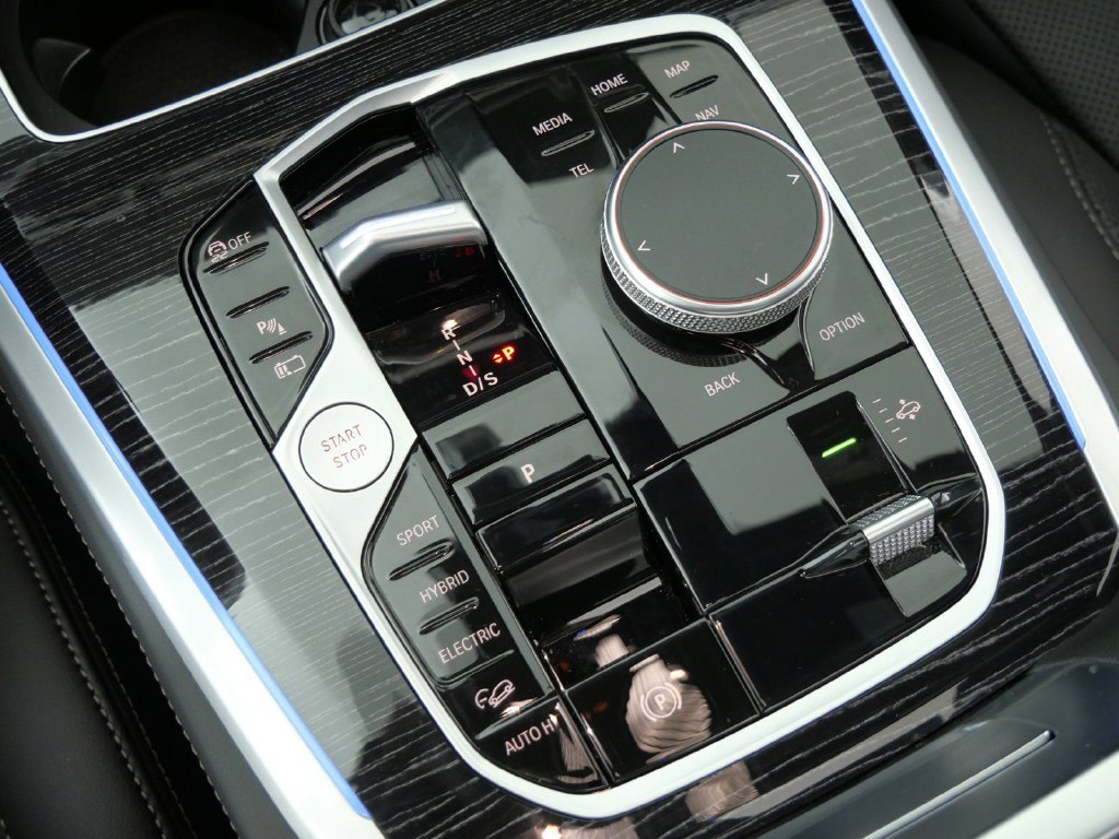 Thumbnail: 2026 BMW X5 - 14