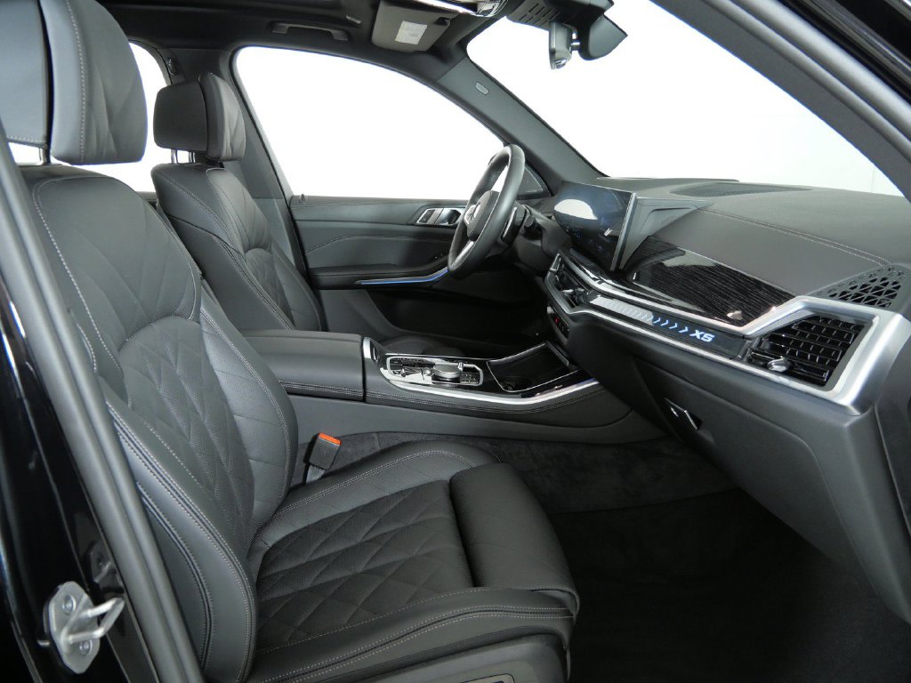 Thumbnail: 2026 BMW X5 - 10