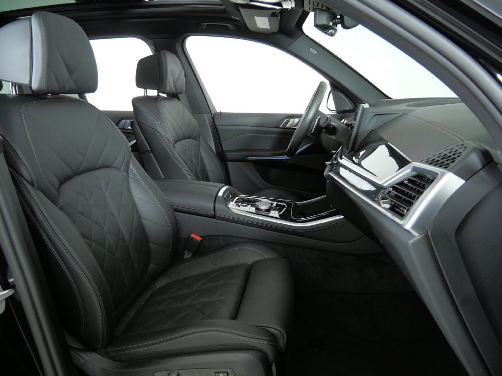 Thumbnail: 2026 BMW X5 - 11