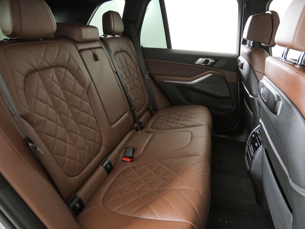 Thumbnail: 2026 BMW X5 - 33
