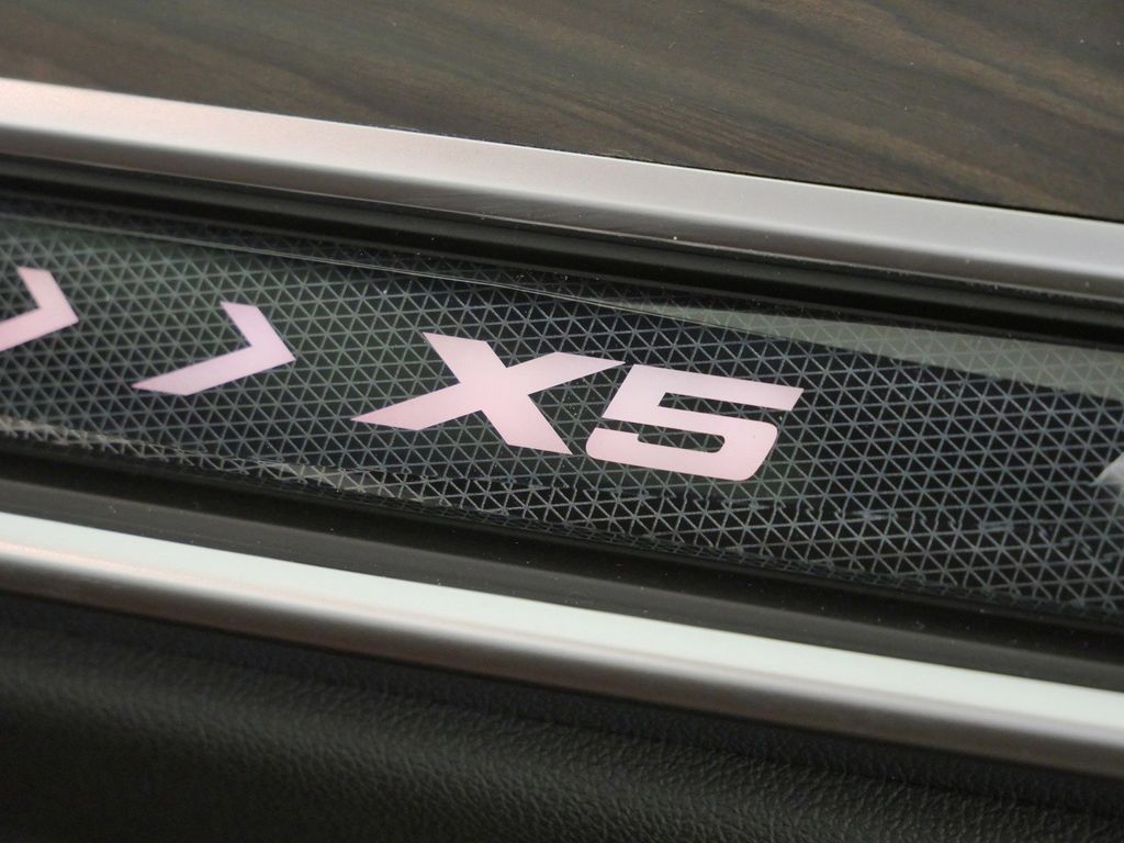 Thumbnail: 2026 BMW X5 - 31