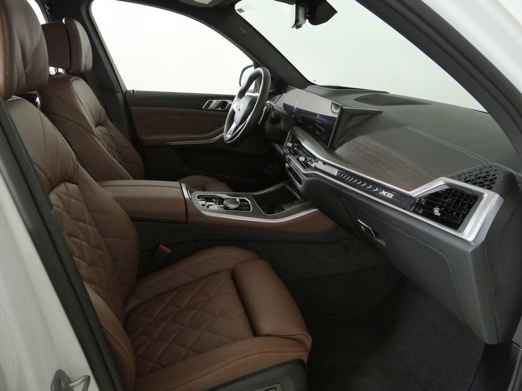 Thumbnail: 2026 BMW X5 - 9