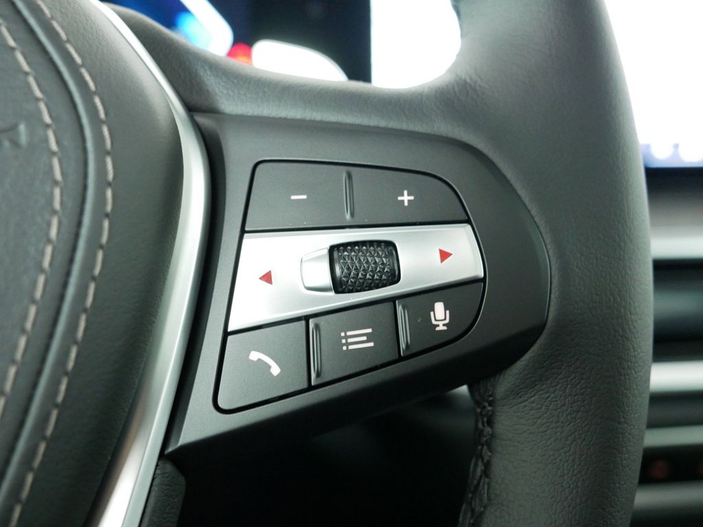 2025 BMW X5 xDrive50e 40