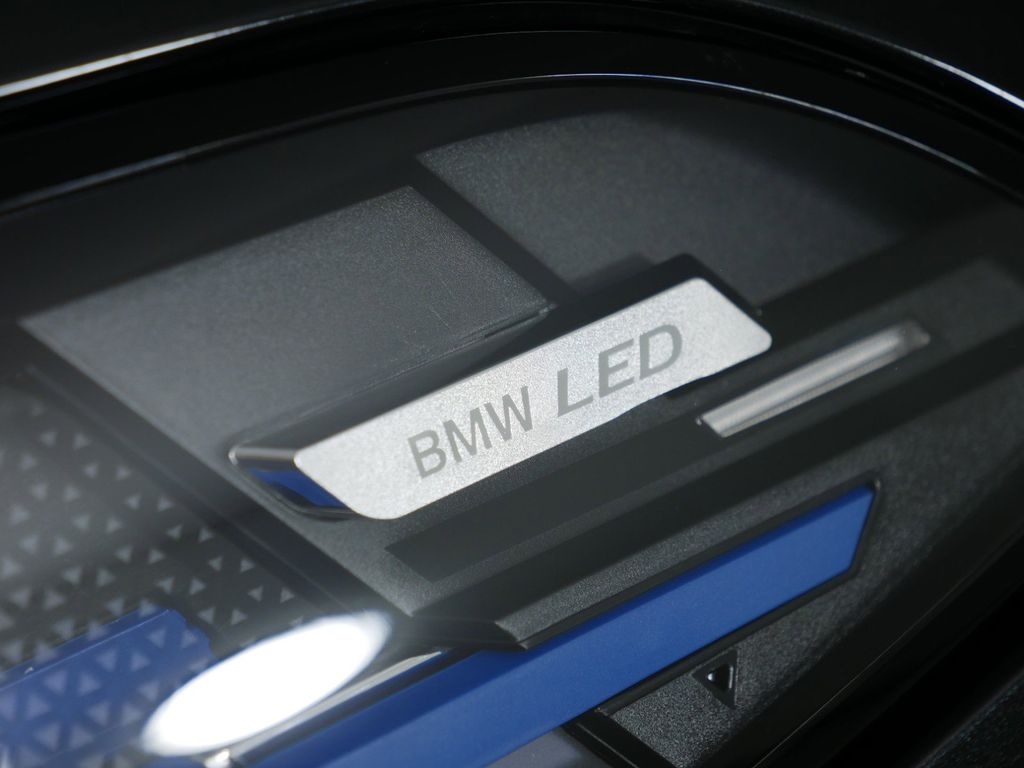 2025 BMW X5 xDrive50e 25