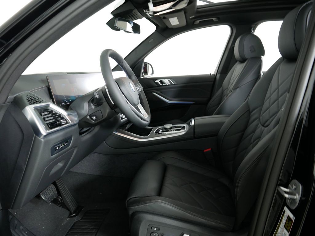 2025 BMW X5 xDrive50e 34